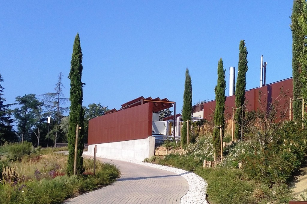 Rivestimento architettonico in lamiera d'acciaio zincato e verniciato simil corten - vista d'insieme