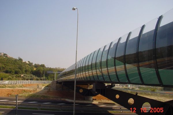 Barriera PMMA e rame con montante curvo, Autostrada A10 - foto 7